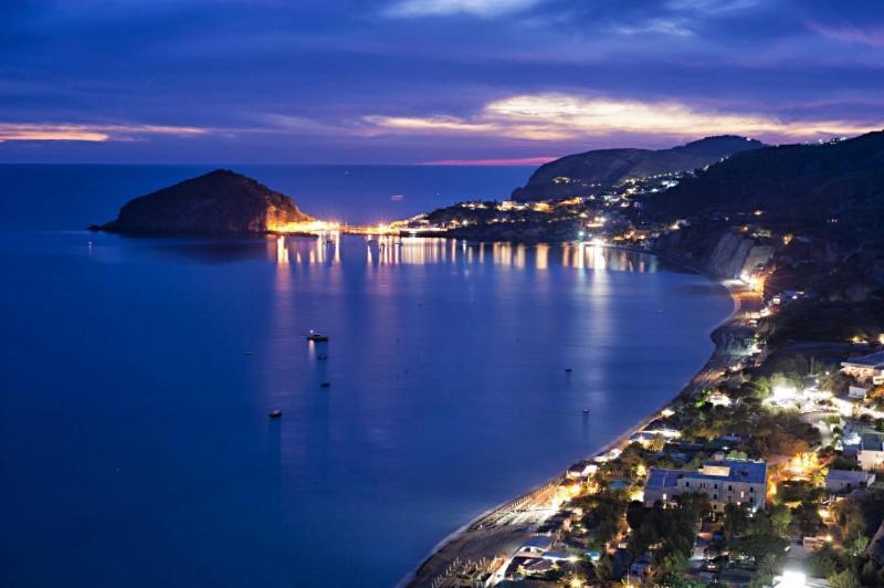 Hotel Terme Tirrenia Ischia Buitenkant foto