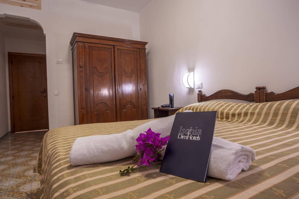 Hotel Terme Tirrenia Ischia Buitenkant foto